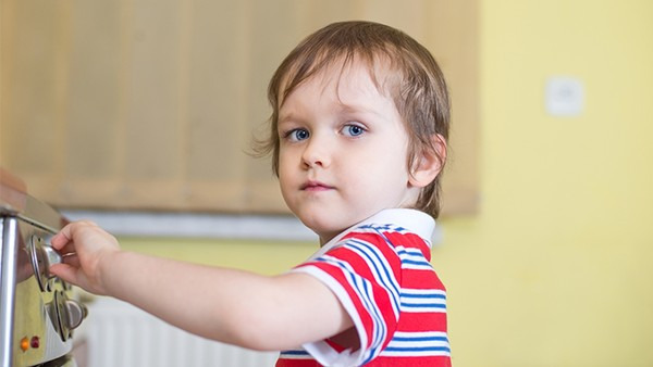 儿童尿痛尿分叉怎么治疗 儿童尿痛尿分叉常见的4个治疗方法