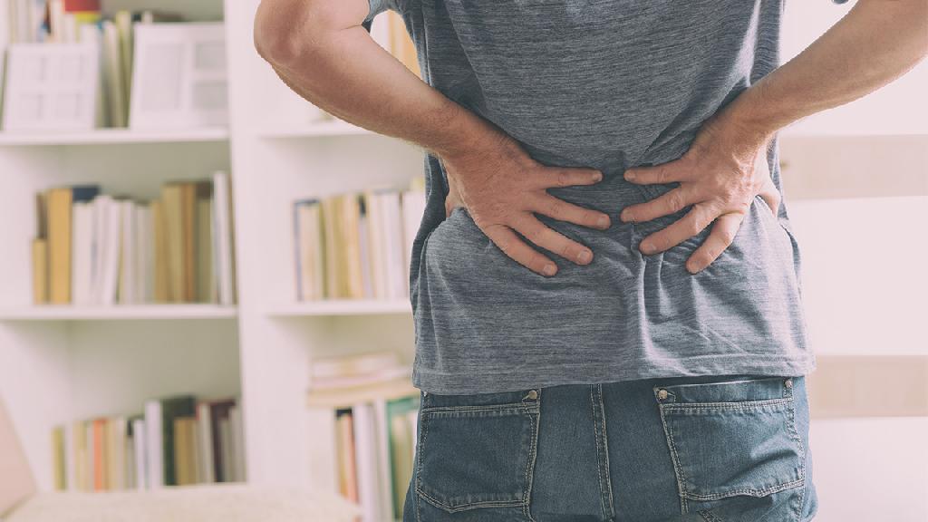 输尿管结石会发生腰痛吗 输尿管结石常见的症状表现都有哪些
