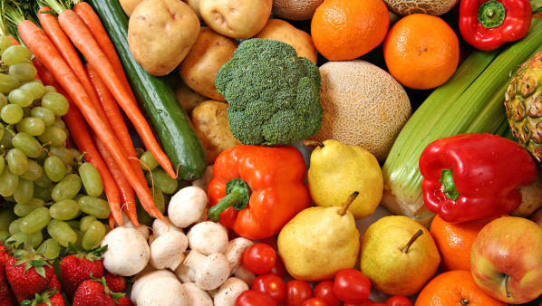 烫伤要多吃高蛋白的，含锌的食物、维生素丰富的水果等