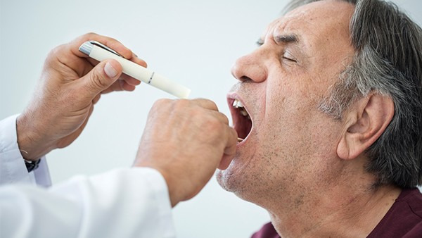 口腔上颚烫伤通常一个月左右就能够恢复正常