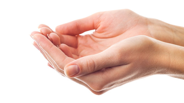 手指甲变空是什么原因导致的 跟这5个因素有关
