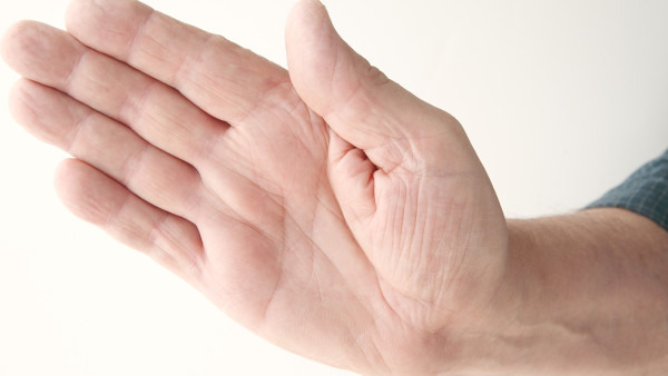 手掌发红是什么原因 手掌发红的病理性因素有哪些