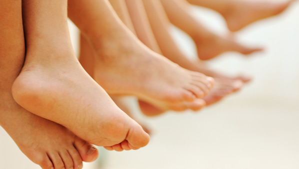 患有脚气会出现哪些分型 脚气常见的症状表现都有哪些