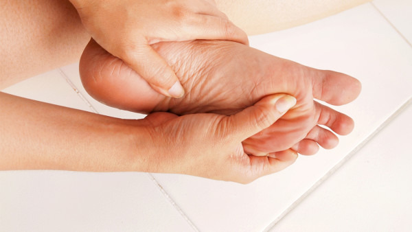 汗脚是什么原因导致的 汗脚的治疗方式都有哪些