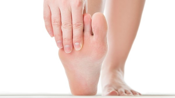脚喜欢出汗是什么原因导致的 脚喜欢出汗常见的诱因有6种