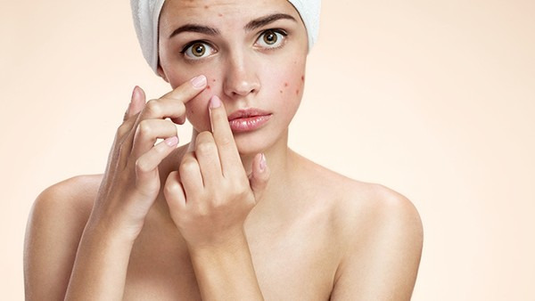 脸上皮肤过敏红痒怎么办，脸上皮肤过敏红痒怎么治疗？