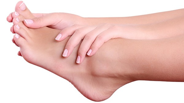 手脚脱皮是什么原因？有这3个原因