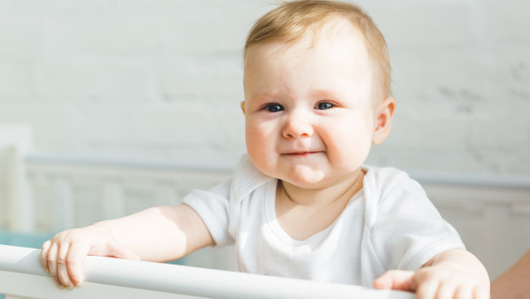 婴儿流清鼻涕怎么办 婴儿流鼻涕可以用4个方法解决