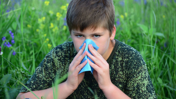 小儿感冒颗粒治流鼻涕吗，治疗小儿感冒流鼻涕要选对药物