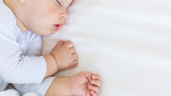 婴儿干性湿疹要怎么治疗 婴儿干性湿疹的日常护理方法是什么