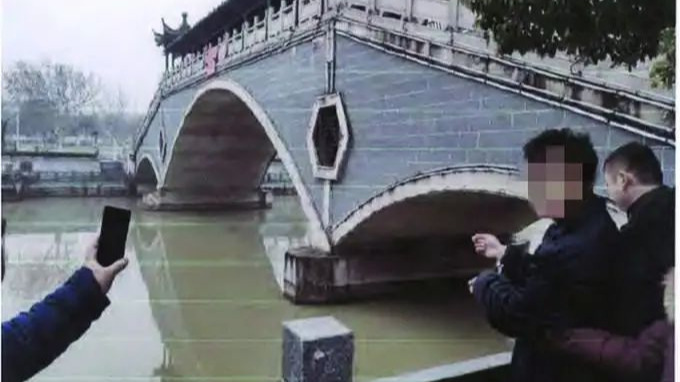 心惊！男子假装自杀女友相救溺水身亡 被判有期徒刑十二年六个月