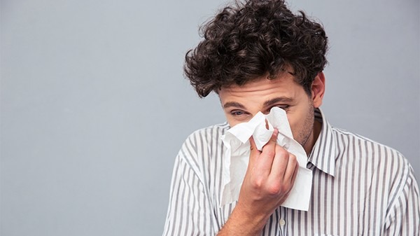 慢性鼻炎如何用药？不宜长期使用抗生素
