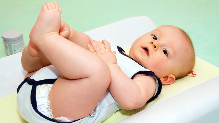 婴儿皮肤过敏的症状 婴儿皮肤过敏怎么办？