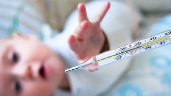 新生儿体温高的原因是什么？