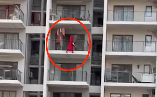 海南三亚，红衣女子25层高楼阳台外跳舞拍视频坠楼