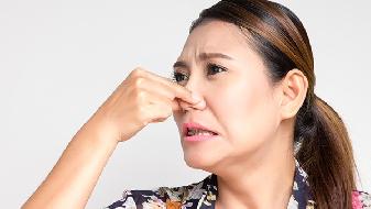 引发膨体隆鼻后遗症的原因是什么