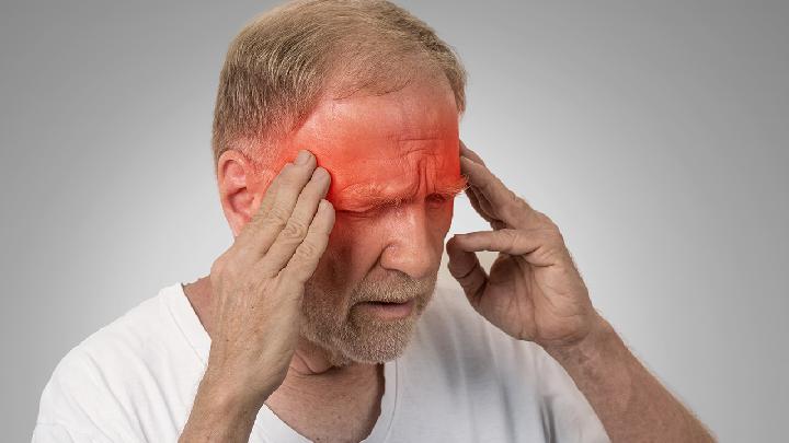 老年人脸肿是怎么回事 老年人脸肿是什么原因引起的
