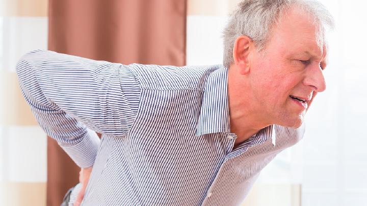 老年人膝关节疼痛怎么办 如何预防老年人膝关节疼痛