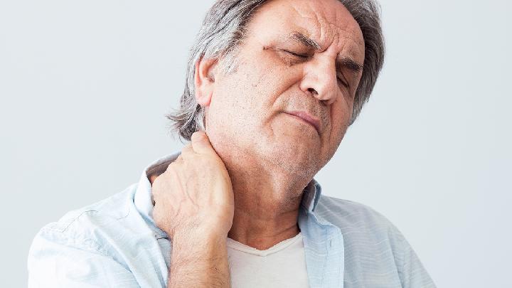 老人喉咙肿怎么办 老人生活中怎样保护喉咙