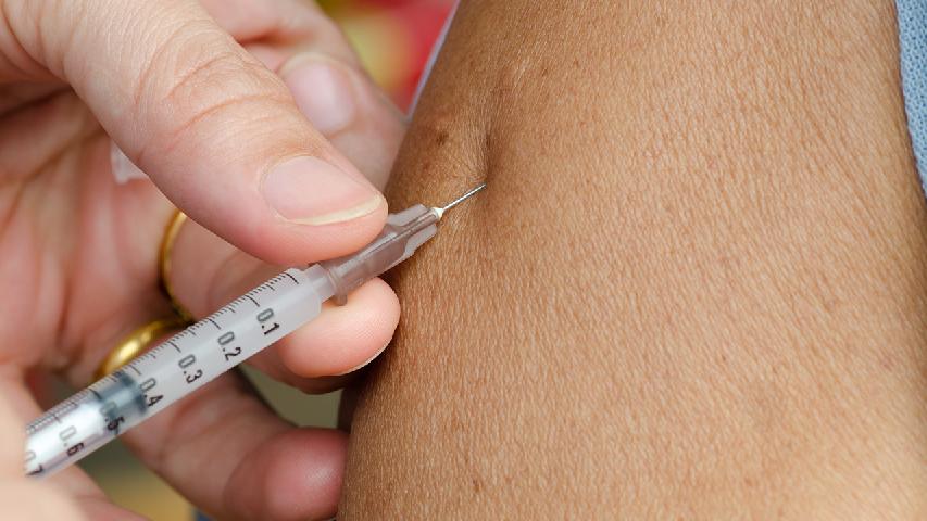 打完新冠疫苗会感染吗，接种新冠疫苗感染怎么办
