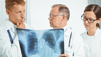 肺癌化疗期的5种消化道不良反应 该怎么应对