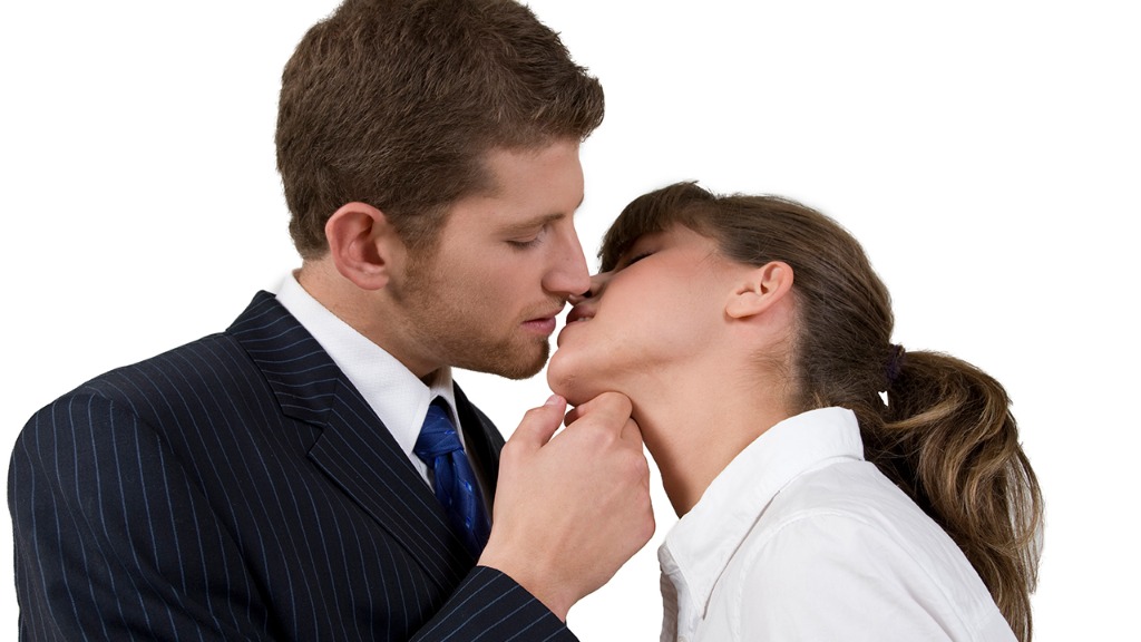 超凡的吻是一种绝妙的平衡 舌尖上的技巧激起他的欲望