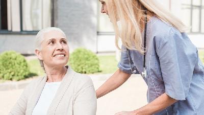 乳腺癌早期有什么表现吗 怎样预防乳腺癌