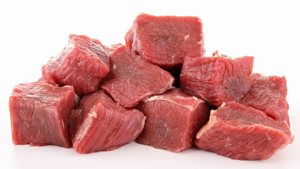大润发把发臭了的隔夜肉洗了再卖 小心9.9元一斤的特价肉