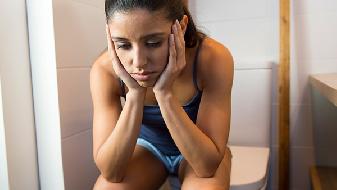 女性出现这些症状可能患有盆腔炎 盆腔炎的发病原因有哪些