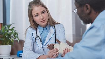 女性非淋菌性尿道炎不易发现？不及时治疗可能引发哪些并发症呢