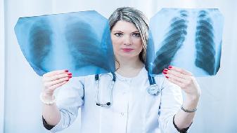 女性生理期可以接种新冠疫苗吗？打完后发现自己怀孕了怎么办