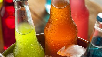 为了你的健康 夏季请勿过量喝冷饮