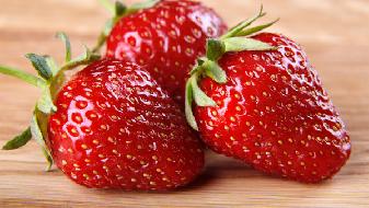 个儿大的草莓好还是小个的好