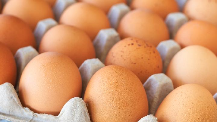 蛋壳上有黑斑点的鸡蛋不要食用