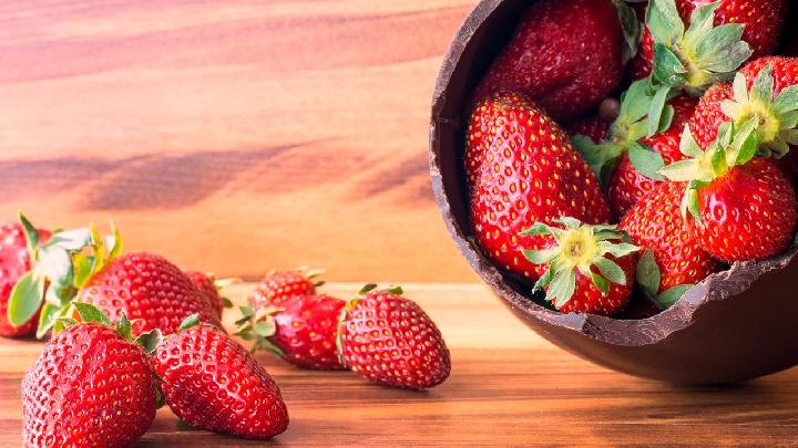 怎样避免买到激素草莓 教你五步避免买到激素草莓