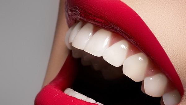 牙龈萎缩能自愈吗 牙龈萎缩跟牙周炎有什么关系