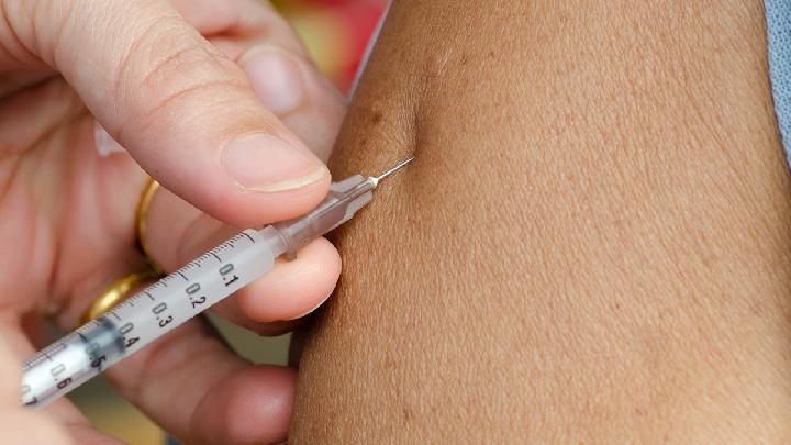 新冠加强针和HPV疫苗隔多久接种 至少间隔一个月打