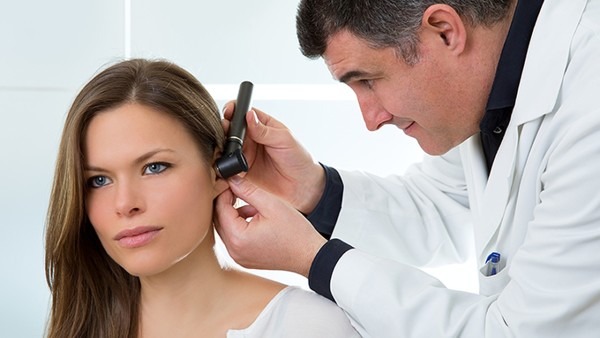中耳炎有哪些分型 中耳炎的易患人群都有哪些