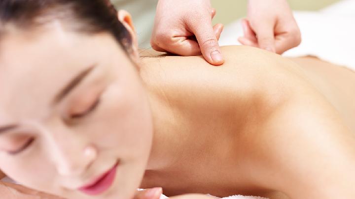 中医治疗牙周炎有技巧 不妨试试口外按摩法