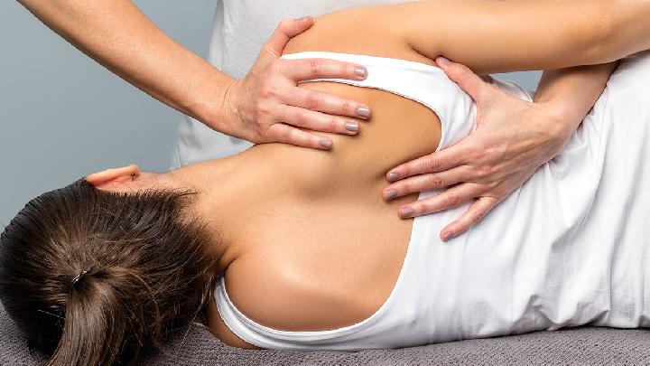 怎样缓解肩膀酸痛 中医教你按摩之法