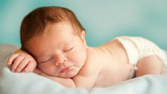 婴儿两种衣服不适合穿 会影响宝宝发育和腿型