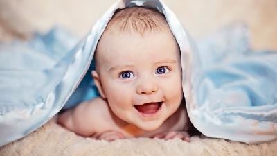 新生儿内眼角红是怎么回事 引起宝宝内眼角发红的3大原因
