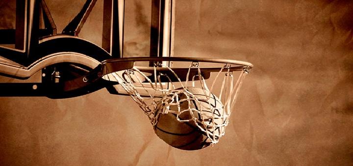 经常做蹲起动作有什么作用 做蹲起动作时需要注意3个事项