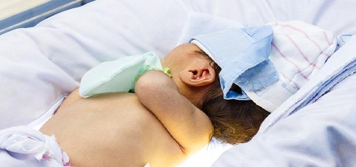 为什么剪脐带宝宝会大哭宝宝剪脐带后怎么护理