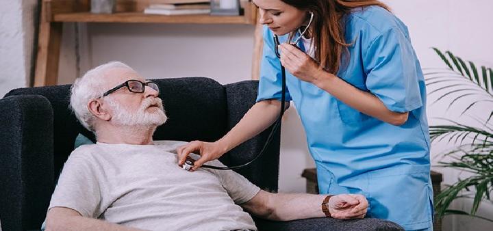 新生儿满月要不要头剃? 宝宝多大理发最好?