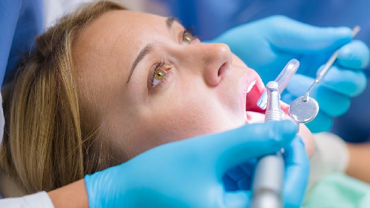 如何治疗四环素牙让牙齿再次变白呢