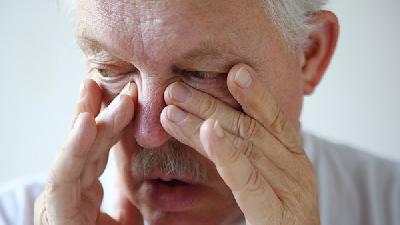 鼻痒眼痒小心患过敏性结膜炎