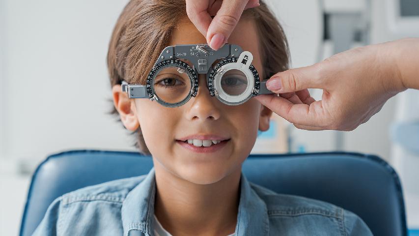 飞秒激光近视手术安全性的表现