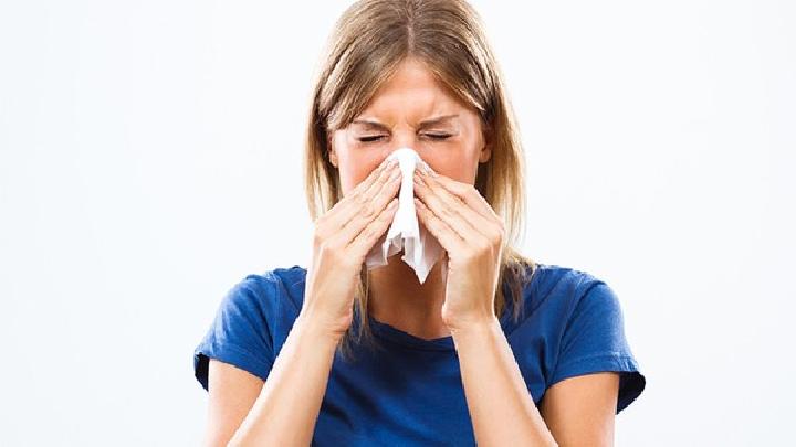 引起过敏性鼻炎的原因有哪些?