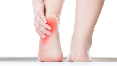 不同时期痛风症状各不相同